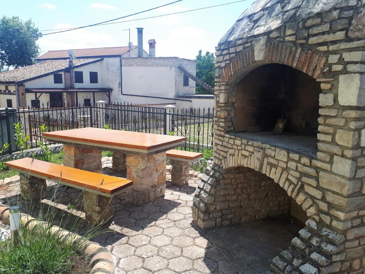 Apartment Terra Rossa Kaštelir エクステリア 写真